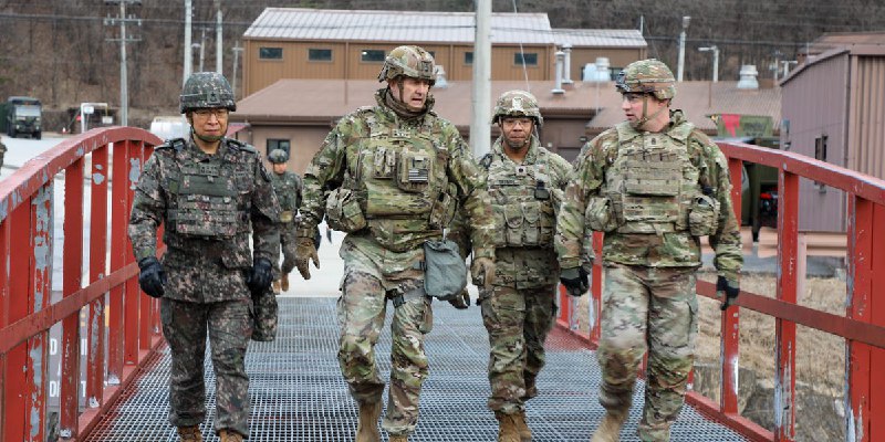 Even top generals are looking to AI chatbots for answers