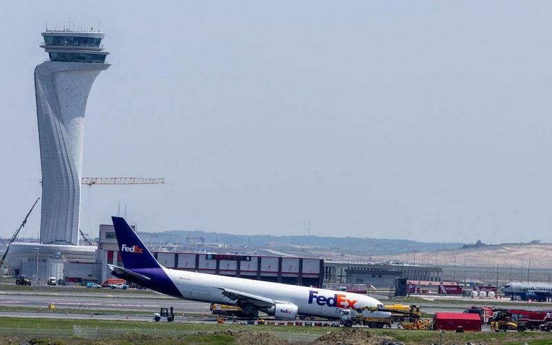 飞往土耳其波音货机起落架无法打开 所幸无人受伤