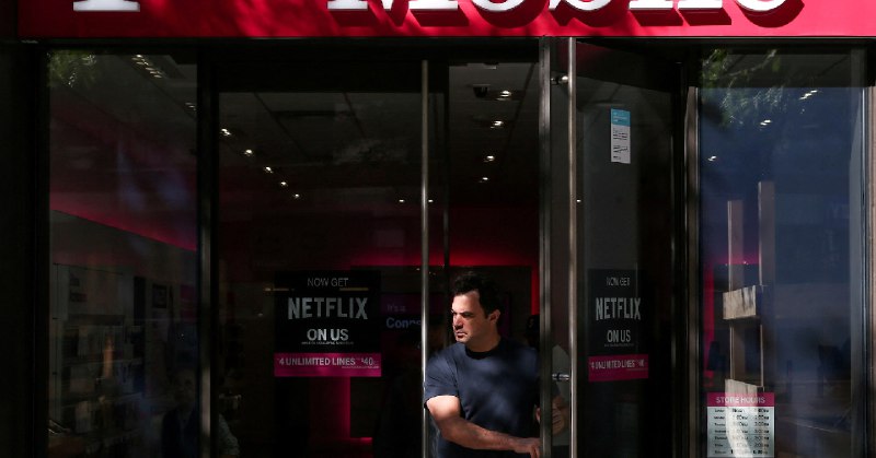 T-Mobile outage hits users across the U.S.