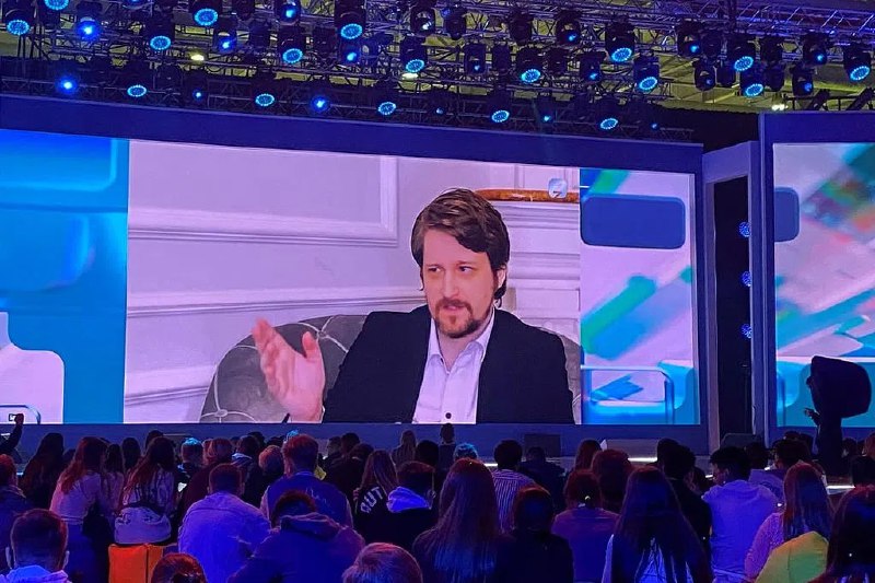 普京给予前美国国安局承包商斯诺登俄公民身份
