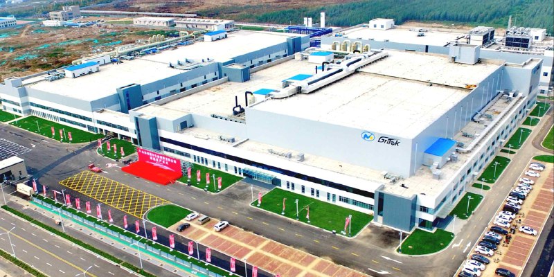 Japan's silicon wafer latecomers turn to China for expansion