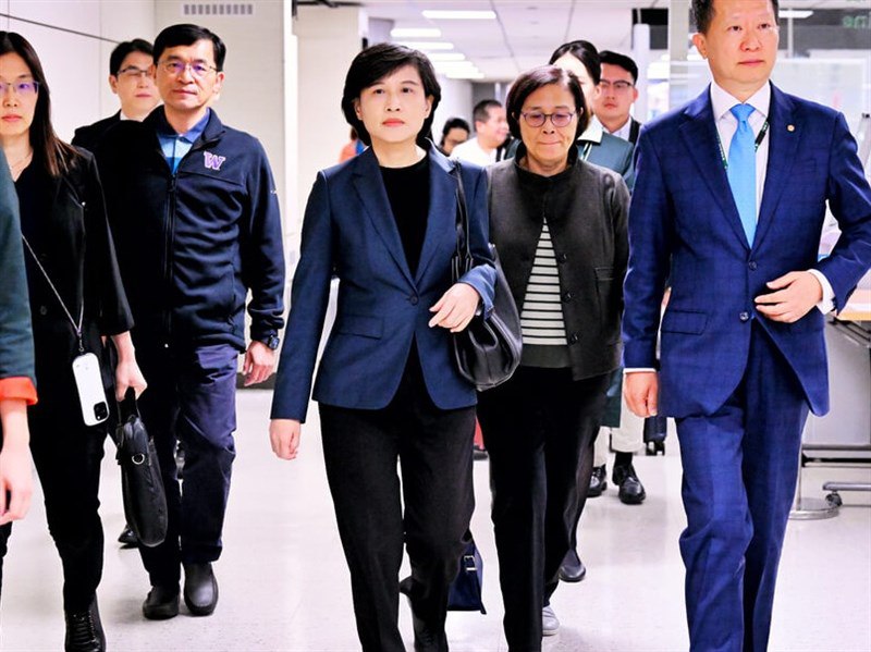 鄭麗君：從未做出晶片五五分承諾　也不會答應此條件[影]