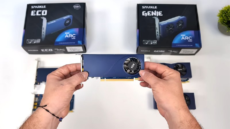 國外 YouTuber 將 Intel Arc A380 改成單插槽，方法超級簡單