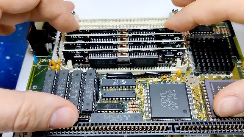 Enthusiast shows how to build 16MB 30-pin SIMMs to upgrade your vintage 386DX PC