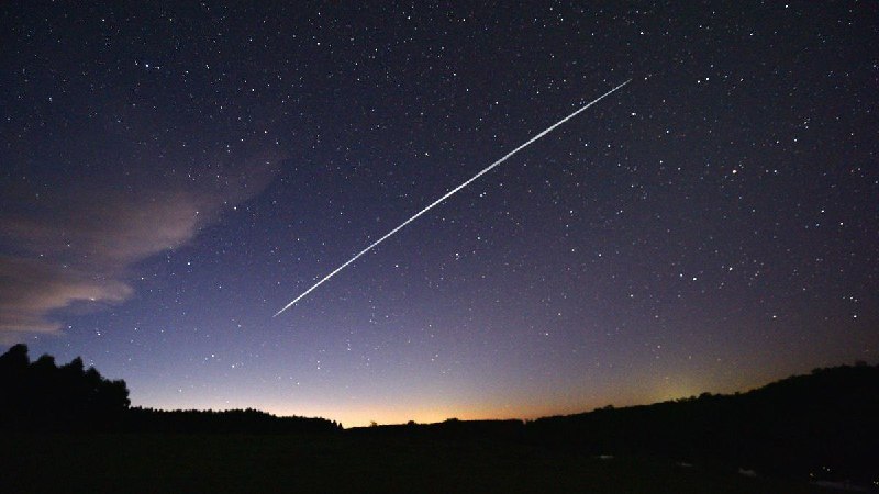 [视频] 受地磁风暴影响的40颗星链互联网卫星坠入大气层燃烧宛如流星 – 蓝点网