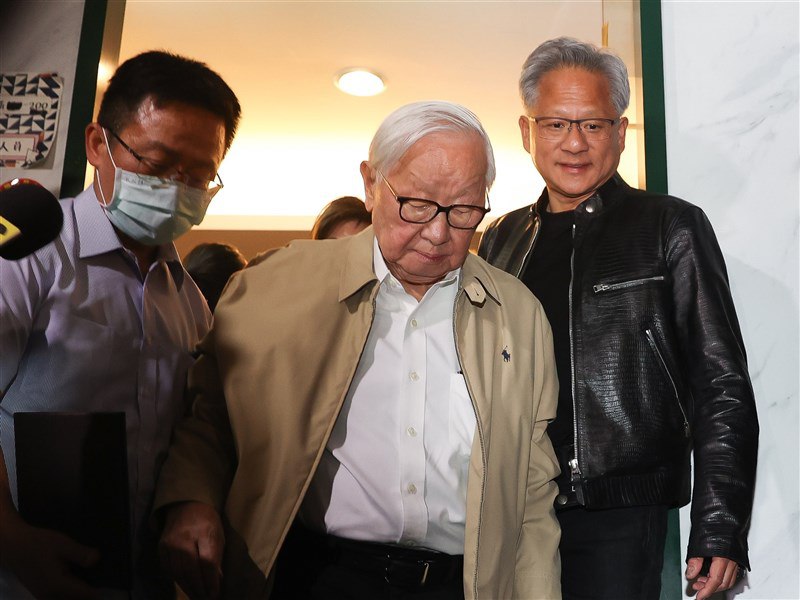 張忠謀自傳揭密 曾徵詢黃仁勳是否接台積電執行長