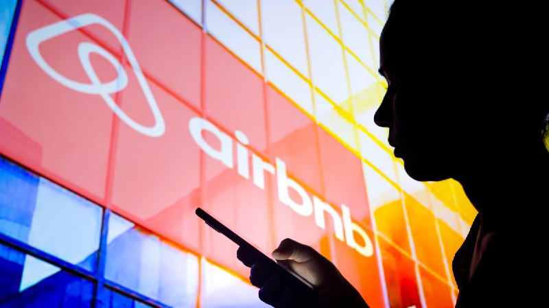 Airbnb Is Banning People Who Are ‘Closely Associated’ With Already-Banned Users