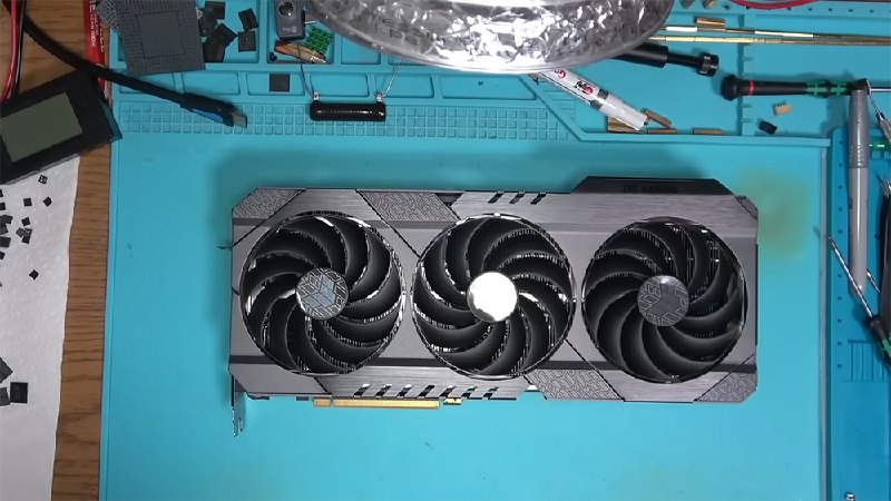 RTX 4090 假卡頻傳，維修店發現一張外觀全新且有保護膜，但內部晶片被偷換成 3080 Ti