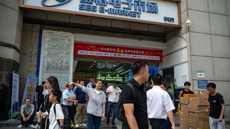 With Smugglers and Front Companies, China Is Skirting American A.I. Bans