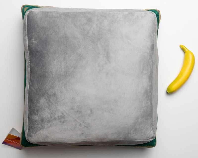 Linus Drop Tips 推出 Intel CPU 抱枕