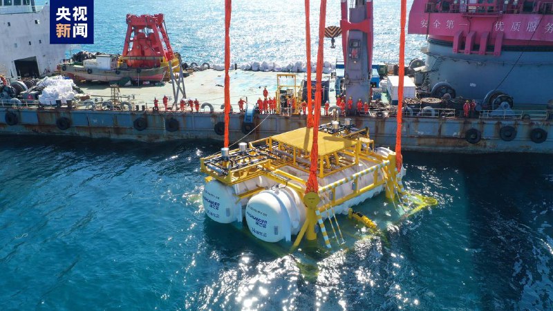 海南陵水：全球首个商用海底数据中心下水数据中心由岸站、水下中继站、水下数据终端和海缆组成