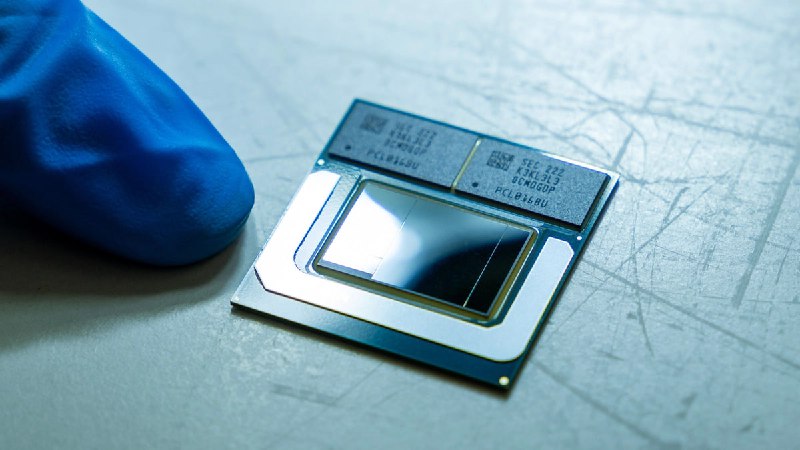 英特尔 展示 Meteor Lake 处理器：全新封装，集成 LPDDR5X-7500 内存