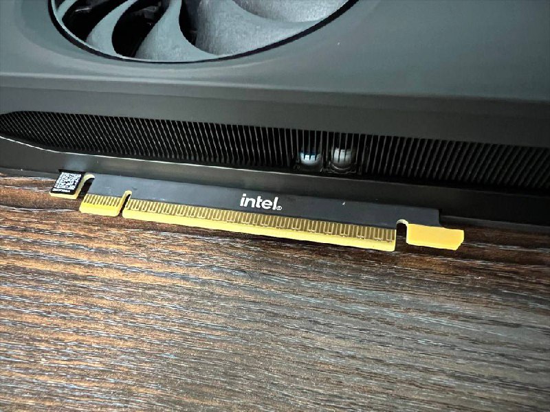 日媒称英特尔 Arc B580“公版”显卡金手指符合 PCIe Gen 5 规范