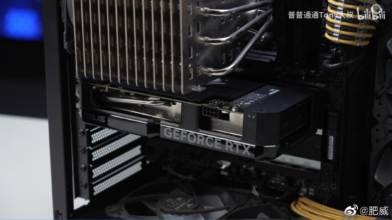 华硕 在开发一款概念显卡，RTX 4060 集成 M.2 SSD 插槽