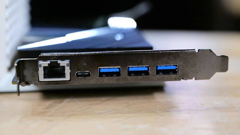 华擎 可能在搞点很新的东西？B650 转 X670 扩展卡曝光两个PCIe 4.0 x4 M.2 、三个USB-A、一个USB-C （10Gbps）、两个SATA一个10GbE网口来源（游侠网、VideoCardZ、Level1Techs）华擎不愧是妖板厂，从来没有让我们失望