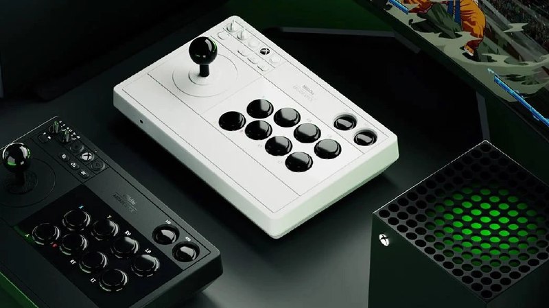 八位堂推出首款官方 Xbox 授权的无线街机摇杆，售价 120 美元