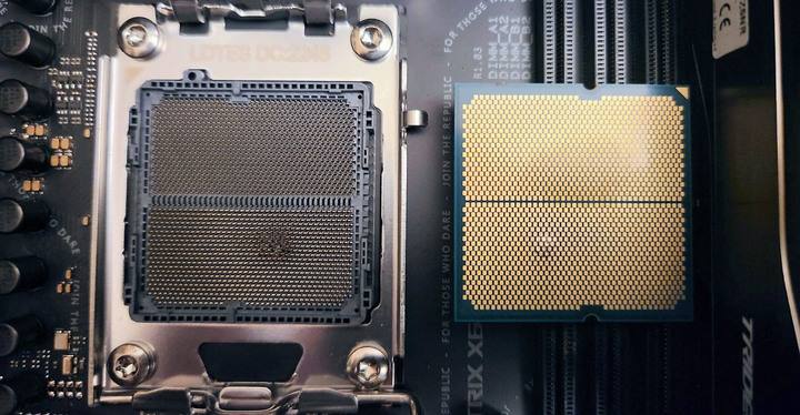 有个别用户反映 Ryzen 7 7800X3D 被烧坏，位于带有3D V-Cache 的 CCD 处