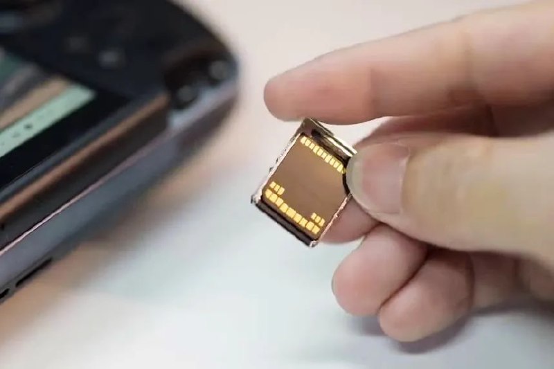 GPD Win 5 使用佰维定制的 Mini SSD 存储卡