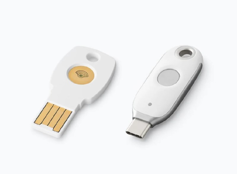 谷歌发布新款 Titan USB 安全密钥：不使用蓝牙，转向 NFC谷歌此前推出过名为 Titan 的 USB 安全密钥，使用硬件方式进行验证，通过蓝牙方式与手机连接