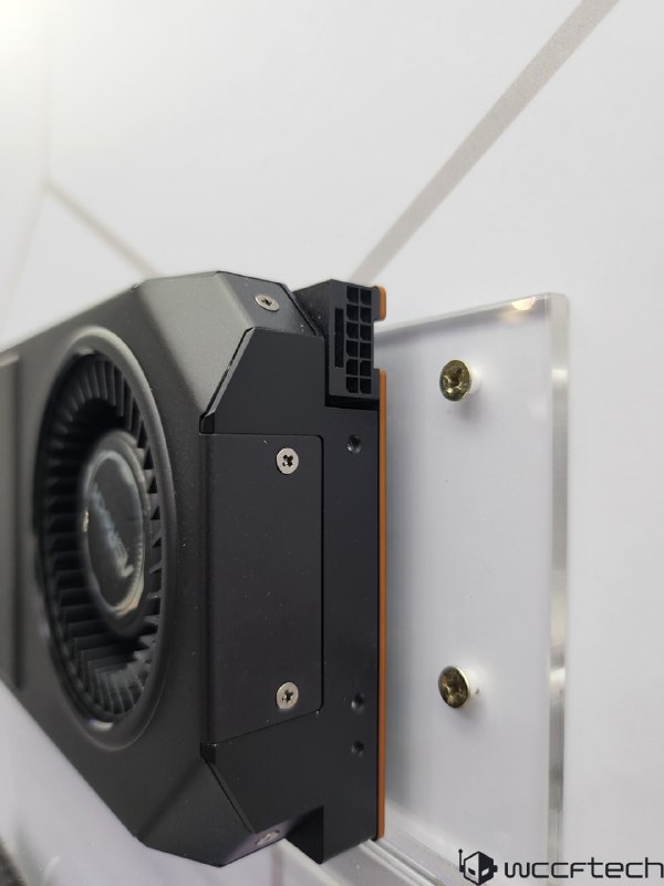 华擎 展示 Radeon RX 7900 WS 系列工作站显卡，双槽离心式风扇， 12V-2x6 接口