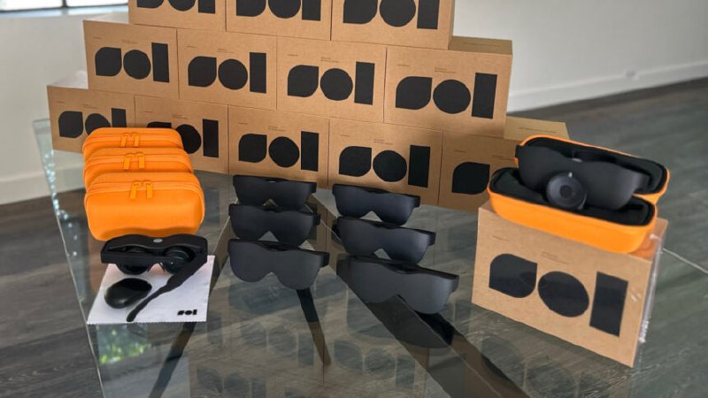 CES 2023：Sol Reader 是一台 VR 电纸书，能让你躺平阅读两块电子墨水屏，Pancake透镜