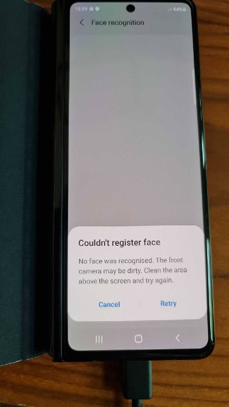 三星新限制措施：解锁 Bootloader 将禁用 Galaxy Z Fold 3 上的相机据XDA高级成员 白い熊 和 ianmacd 称，三星 Galaxy Z Fold 3上 Bootloader 解锁过程中的最终确认屏幕提到，该操作将导致相机被禁用