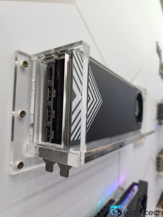华擎 展示 Radeon RX 7900 WS 系列工作站显卡，双槽离心式风扇， 12V-2x6 接口
