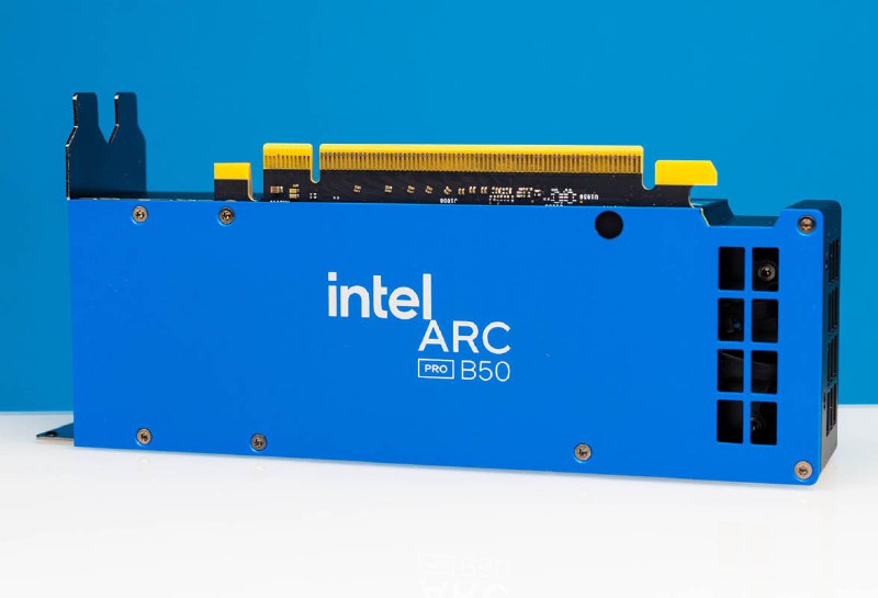英特尔发布 Arc Pro B50 工作站显卡：70W TDP 无供电接口、双槽半高设计，349 美元