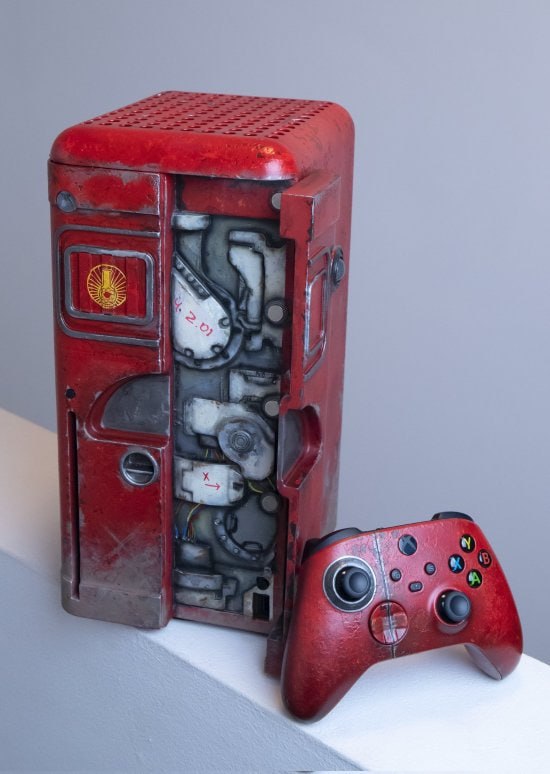 Xbox《原子之心》限定主机公开：冰箱魅魔伴身边